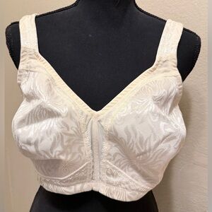 Deyllo Cream Color Bra with Back Hooks and Adjustable Straps Size 38DDD